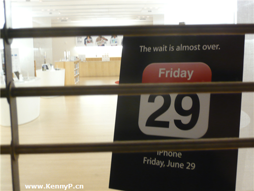 苹果 Apple iPhone 在 Apple 商店出现了